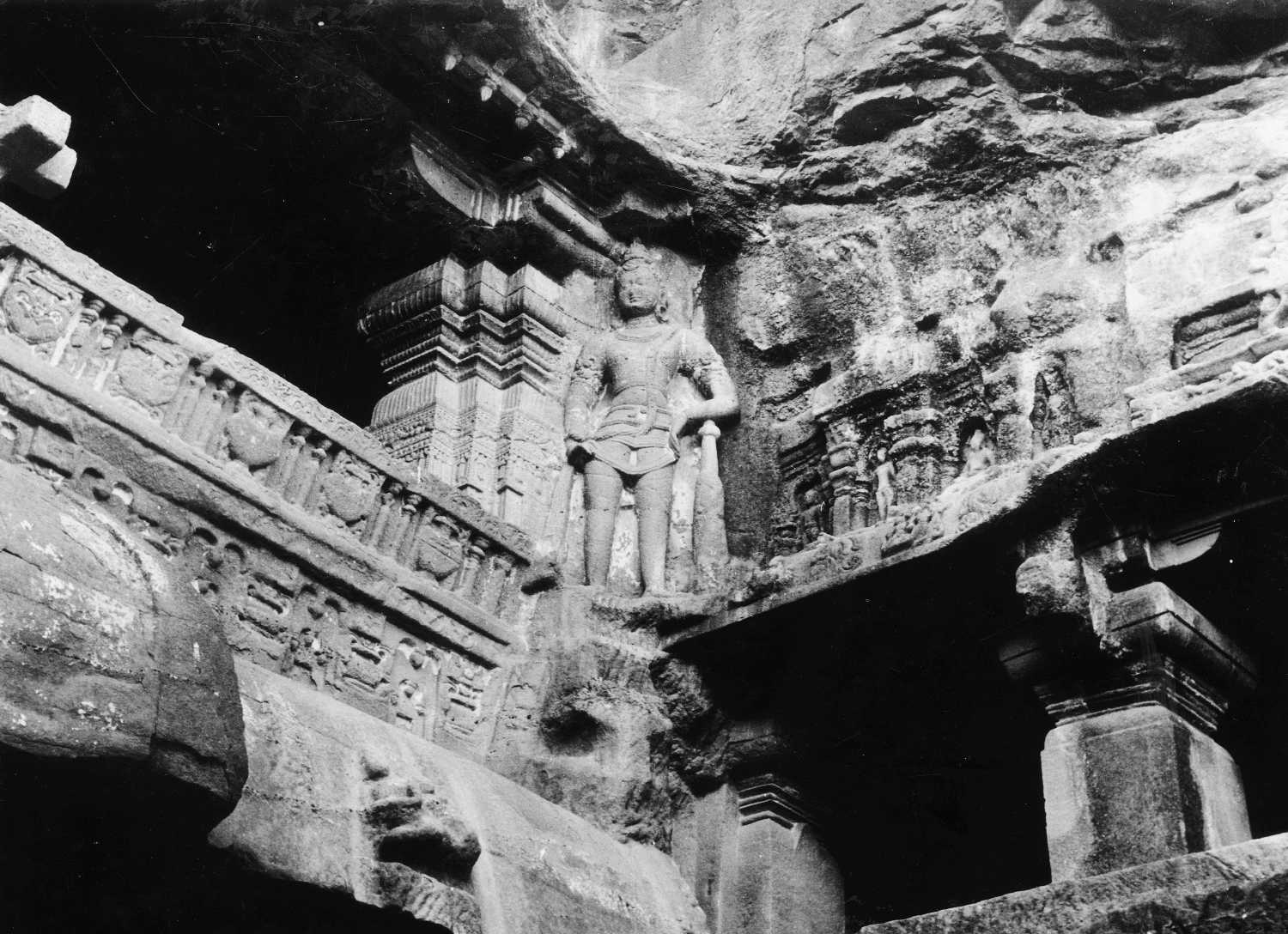Cave 32 (Indra Sabha), Ellora