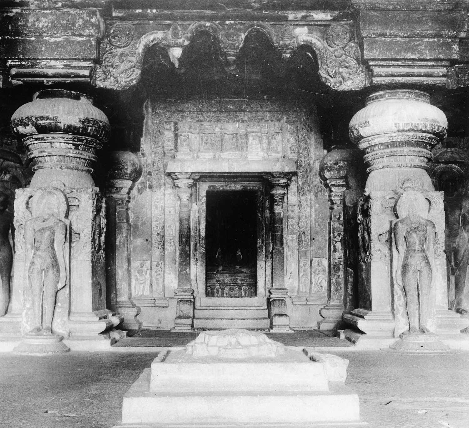 Cave 32 (Indra Sabha), Ellora