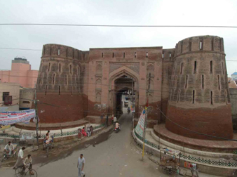 Barsi darwaza, Hansi